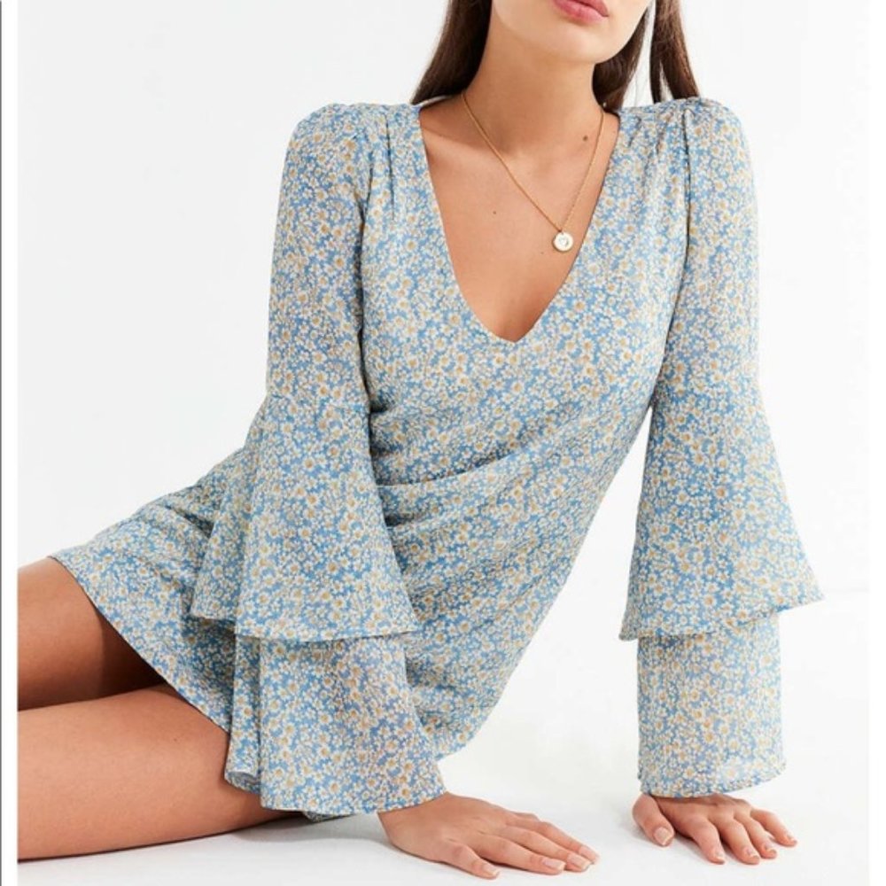 Urban Outfitters | Ditsy Daisy Bell Sleeve Dress